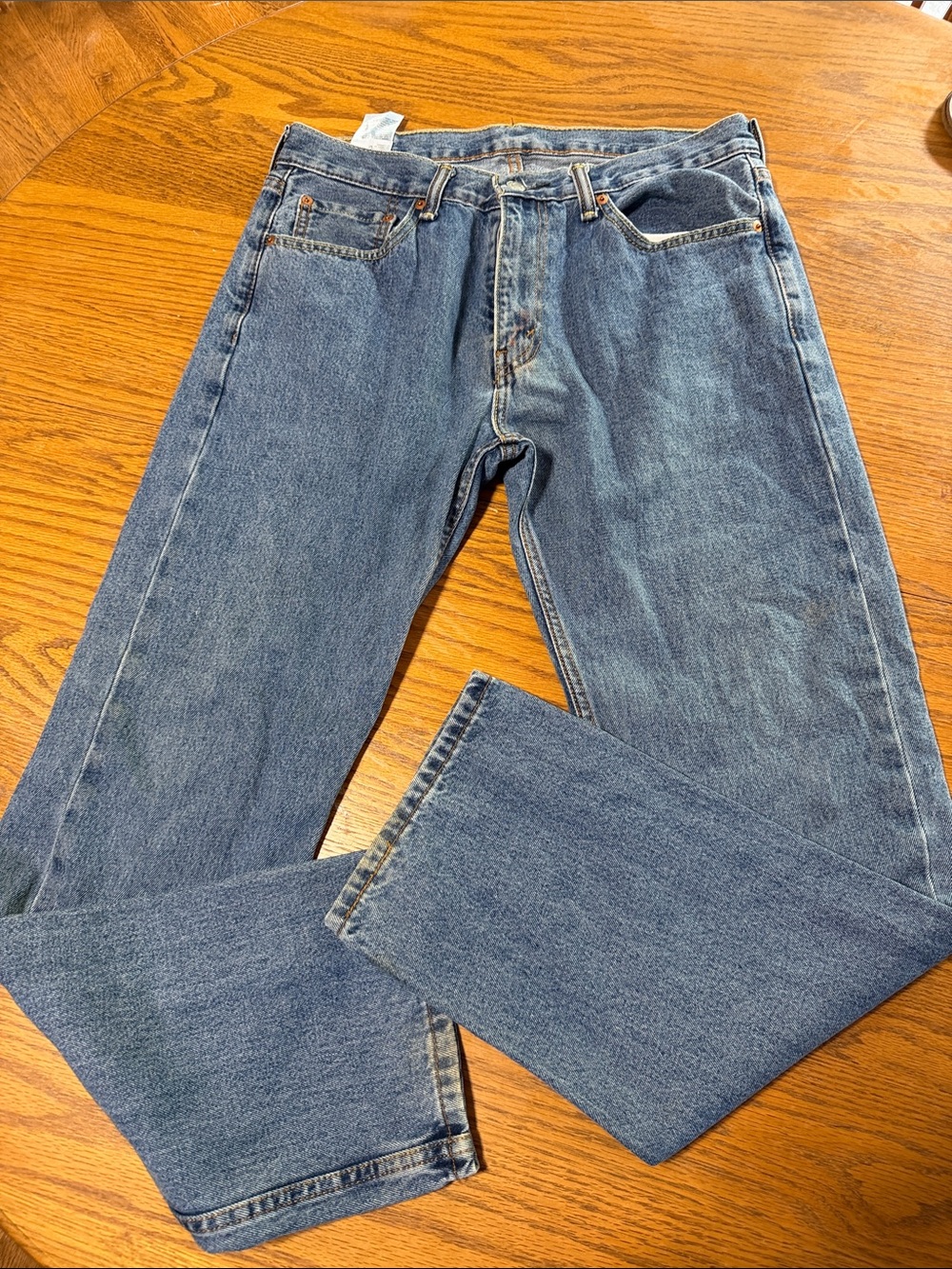 Levi's 505 Men's Straight Jeans in Light Blue Denim 33/32